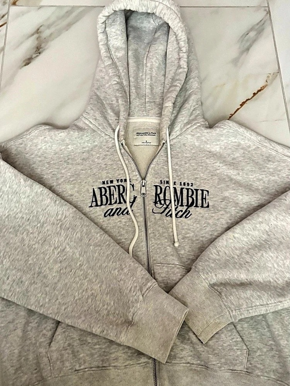 Abercrombie & Fitch ZipUp